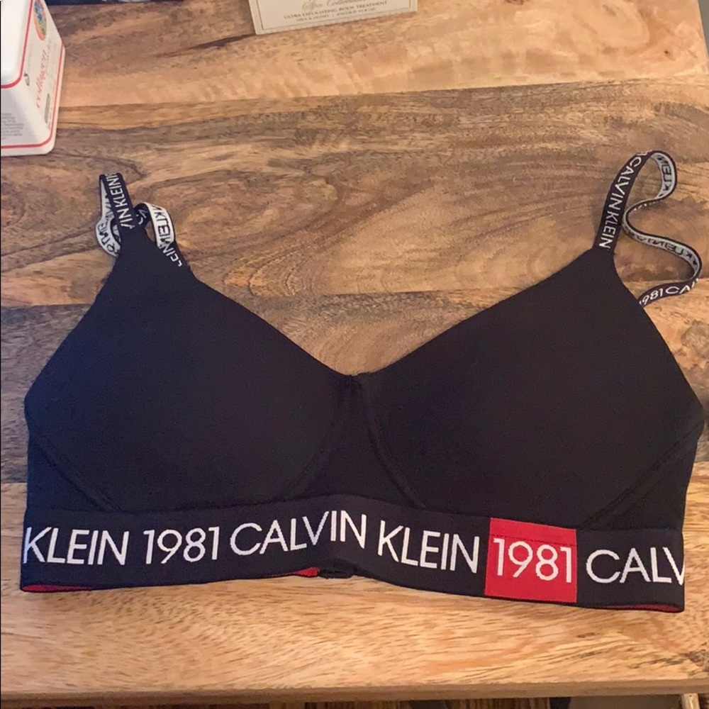 Calvin Klein lightly lined bralette